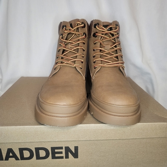 Steve Madden MADDEN Glixxo Lug Sole Lace Up Combat Boot NWT Sz 11 Retail $100 - Picture 3 of 14